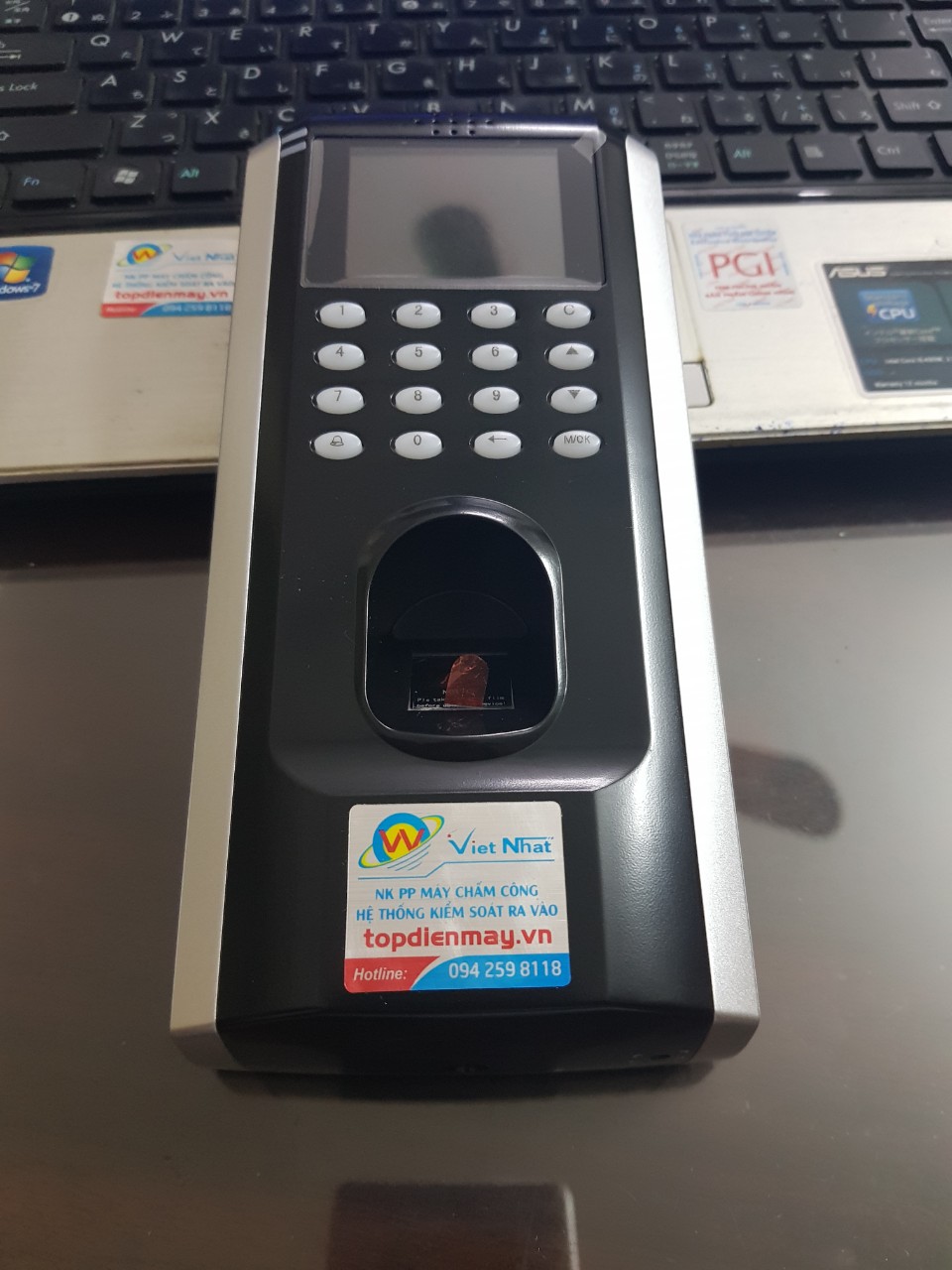 Máy chấm công Ronald Jack SF200